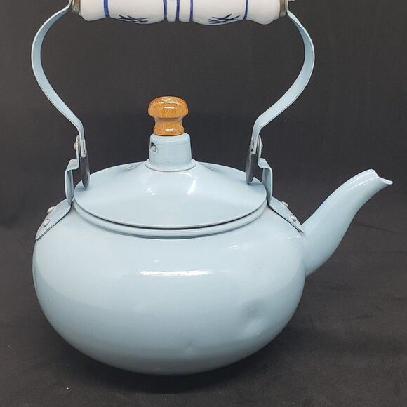 Vintage Enamel Tea Kettle with Country Goose Design and Ceramic Handle - Picture 4 of 8